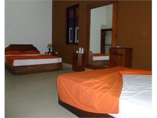 אנוראדפורה The Triangle Hotel מראה חיצוני תמונה